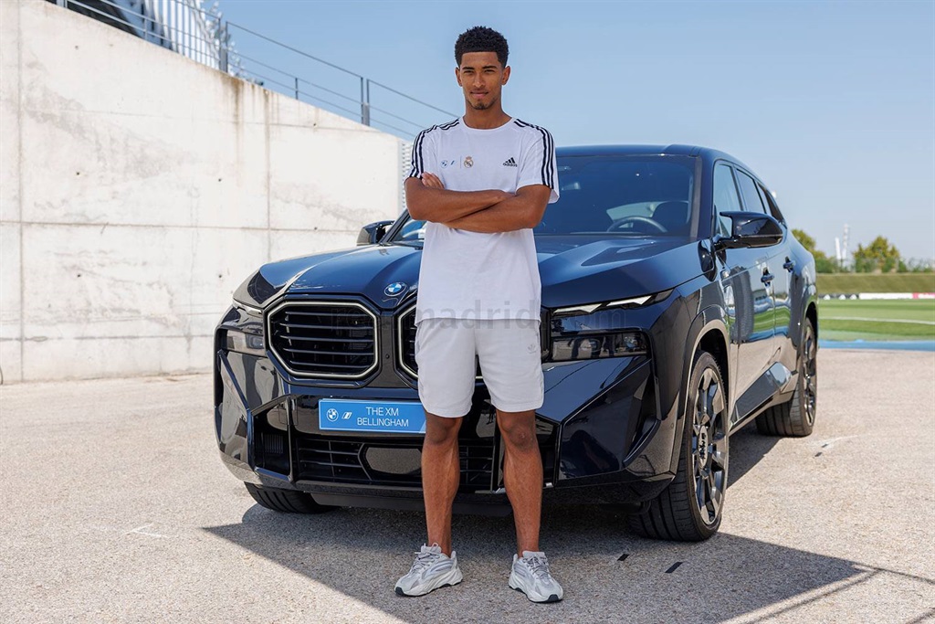 Real Madrid players have been awarded with BMW's latest electric cars.
