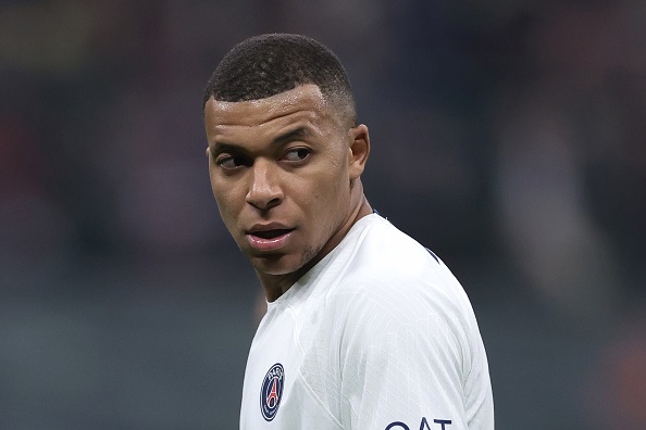 Kylian Mbappe has reportedly reacted to the recent criticisms directed at him by his manager Luis Enrique in a positive manner. 