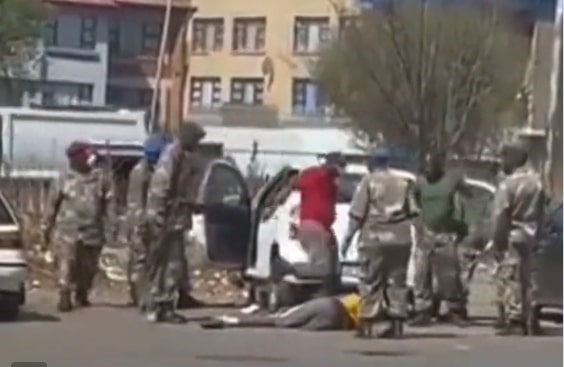 News24 | SANDF investigates alleged 'manhandling' of civilian by its members