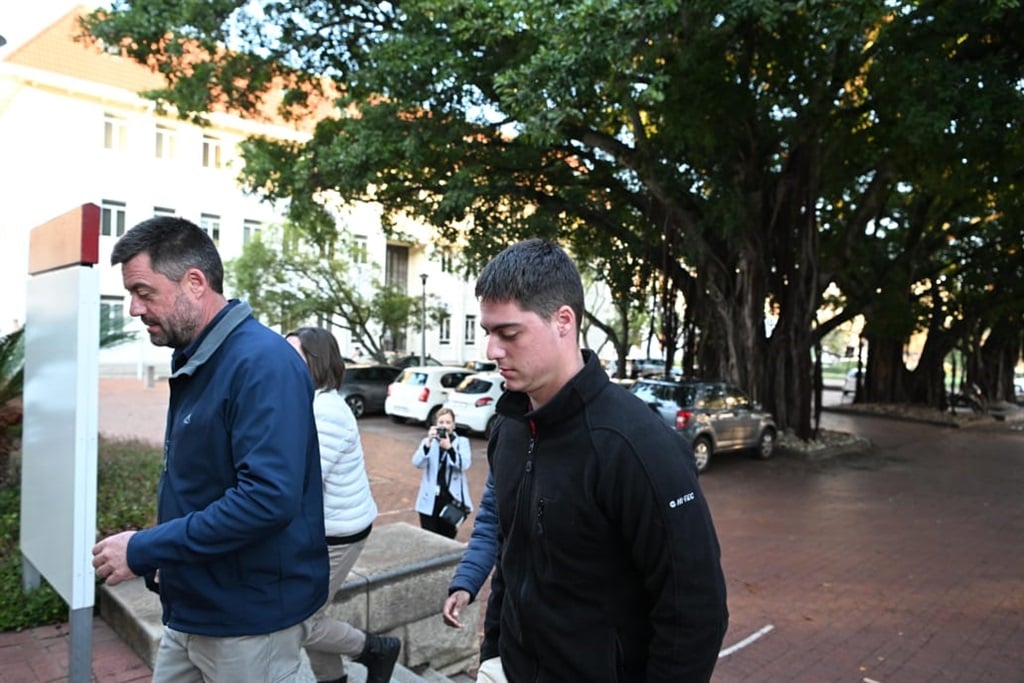 Theuns du Toit arrives at Stellenbosch University with family members and friends. 