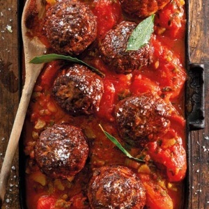 Traditional South African meatballs with chunky tomato sauce 