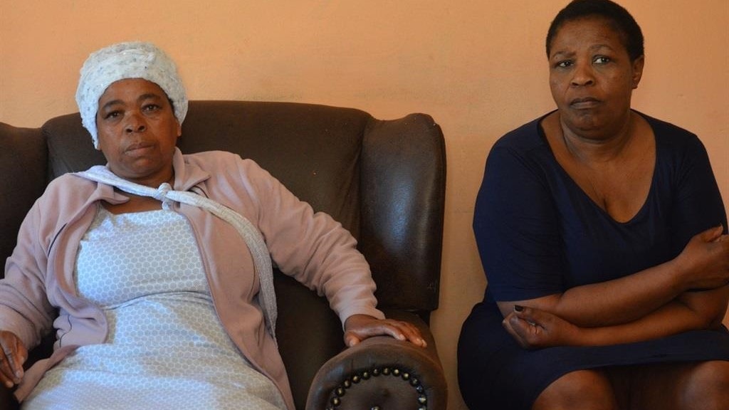 Gogo Khunjulwa Mpange and aunt Phumla Makoba, who are mourning the death of Sukoluhle Mapolisa.  Photo by Lulekwa Mbadamane