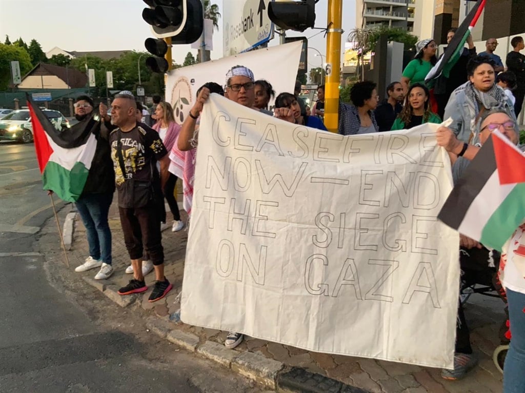 The South African Jews for Free Palestine (SAJFP) called for a cease-fire in the israel-Gaza conflict and declared their support for Palestinians during a picket in Rosebank, Johannesburg recently.  (Cebelihle Bhengu/News24)