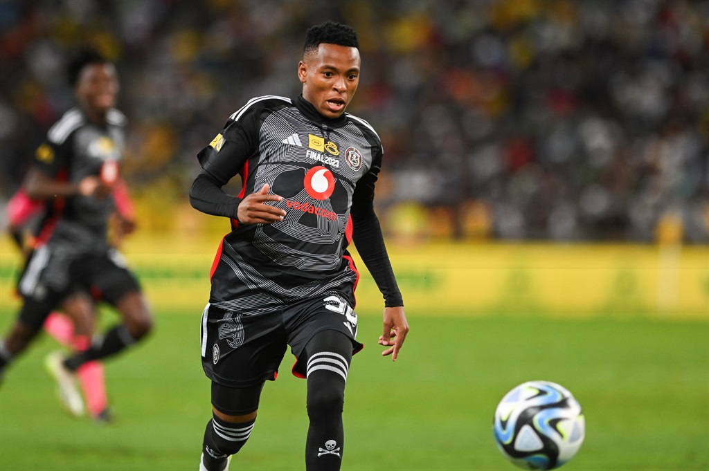 Orlando Pirates starlet Relebohile Mofokeng on trial in the English Premier  League