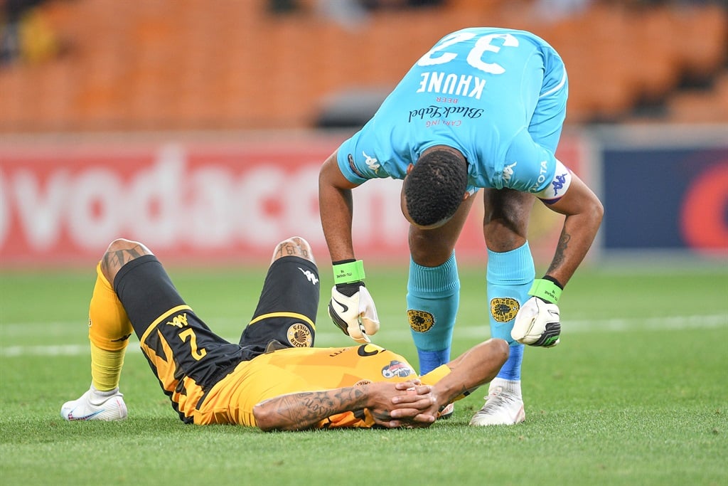 JOHANNESBURG, SOUTH AFRICA - OCTOBER 21:Edmilson DovÃ© of Kaizer Chiefs and Itumeleng Khune of Kaizer Chiefs  during the Carling Knockout match between Kaizer Chiefs and AmaZulu FC at FNB Stadium on October 21, 2023 in Johannesburg, South Africa. (Photo by Lefty Shivambu/Gallo Images)