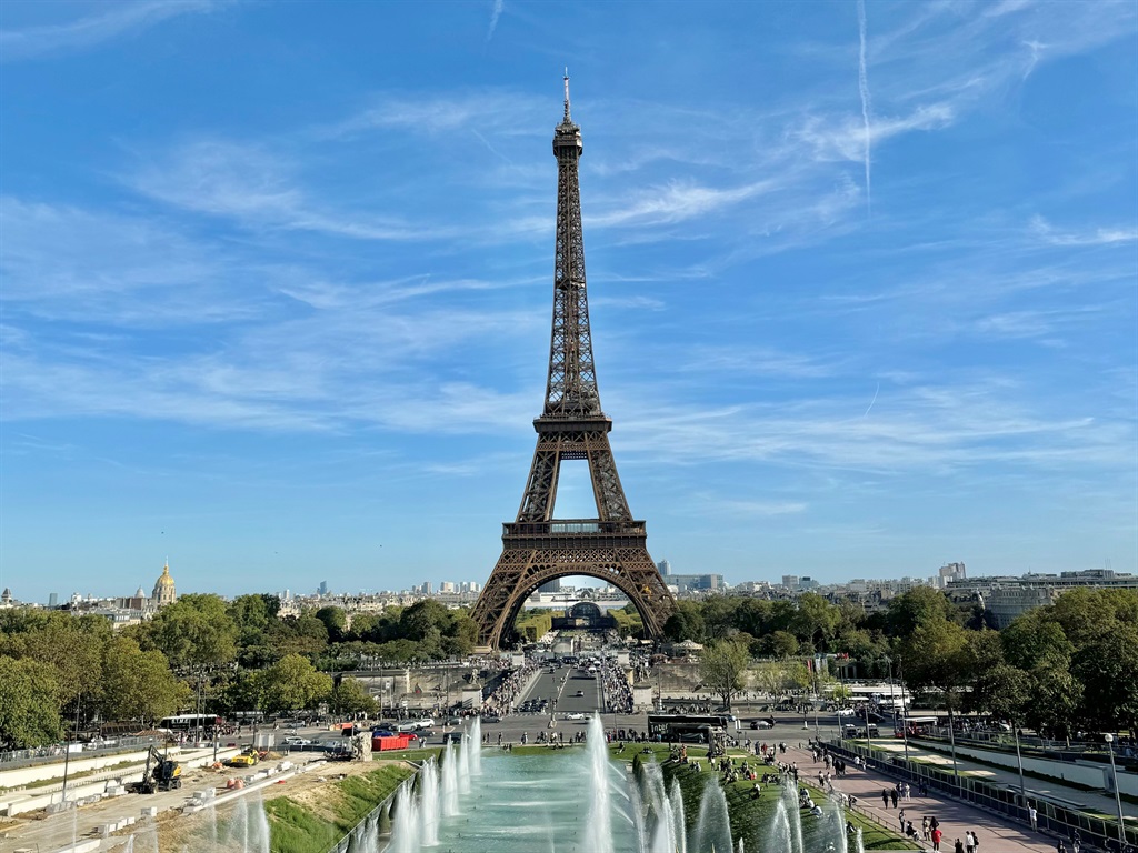 Eiffel tower picture from the new iphone 15 pro