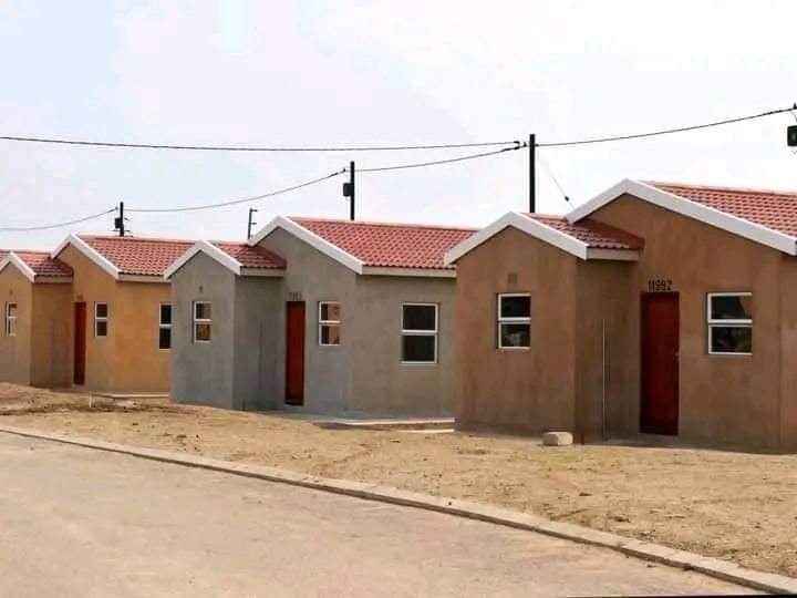 Residents urged not to pay for RDP houses or housing approval. 