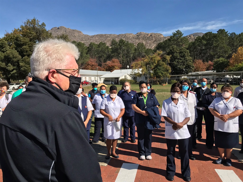 Western Cape Premier Alan Winde thanks nurses and health care workers during a recent visit to Ceres in the Cape Winelands. PHOTO: Twitter/Premier Alan Winde