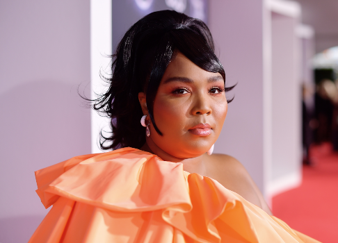 Lizzo attends the 2019 American Music Awards. Photographed by Matt Winkelmeyer