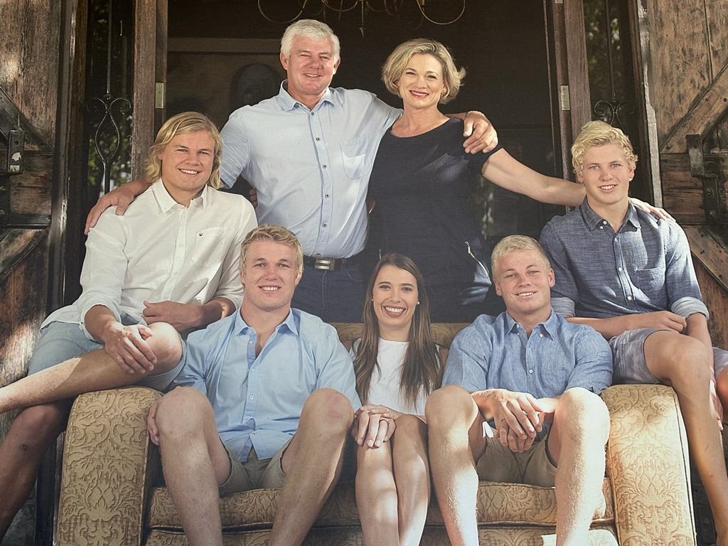 The Du Toit family is eager to welcome their Rugby World Cup winning star. 