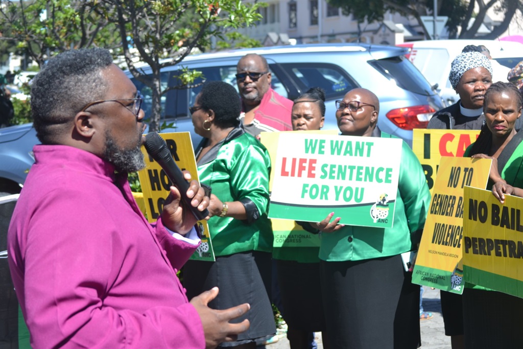 Supporters of Tim Omotoso came out in large numbers to support him outside court in  Gqeberha. Photo by Luvuyo Mehlwana