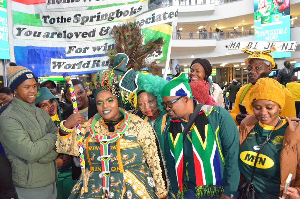 Sports fans came in numbers at the OR Tambo International Airport to welcome Springboks. Photo by Happy Mnguni