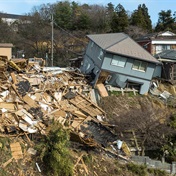 Japan quake toll hits 30 as rescuers race to find survivors