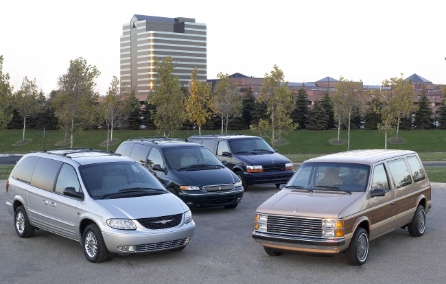 Chrysler and Dodge might be known for V8 muscle cars and Ram bakkies, but the brands’ minivan heritage is real. 