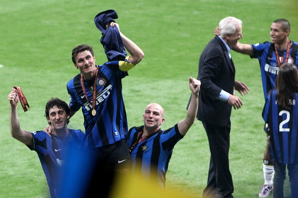 Javier Zanetti holds the record for making the most appearances for Inter Milan with 858. 