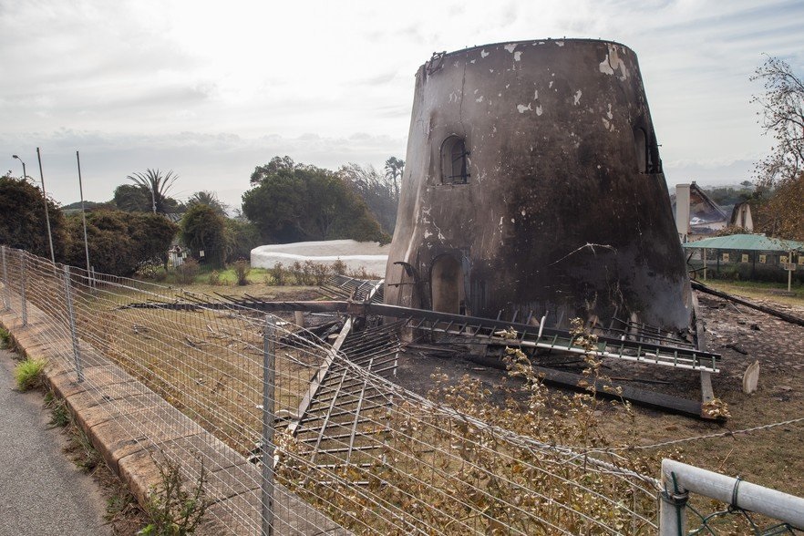 Mostert’s Mill, a familiar site to so many Capetonians, has been destroyed. The sail lies on the ground. 