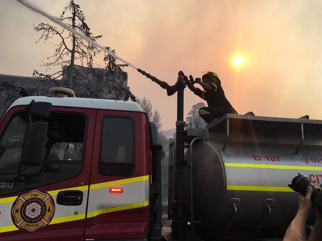 A mountain fire in Cape Town has wreaked havoc, destroying iconic buildings and critical academic texts at the UCT library.
Photo: City of Cape Town