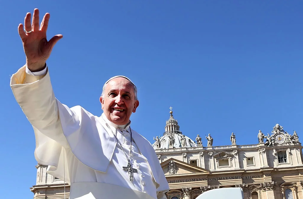 Pope Francis waves to the faithful. File photo. (Franco Origlia/Getty Images)