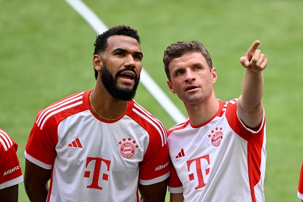 Manchester United are reportedly keen on signing Thomas Muller (right) from Bayern Munich.
