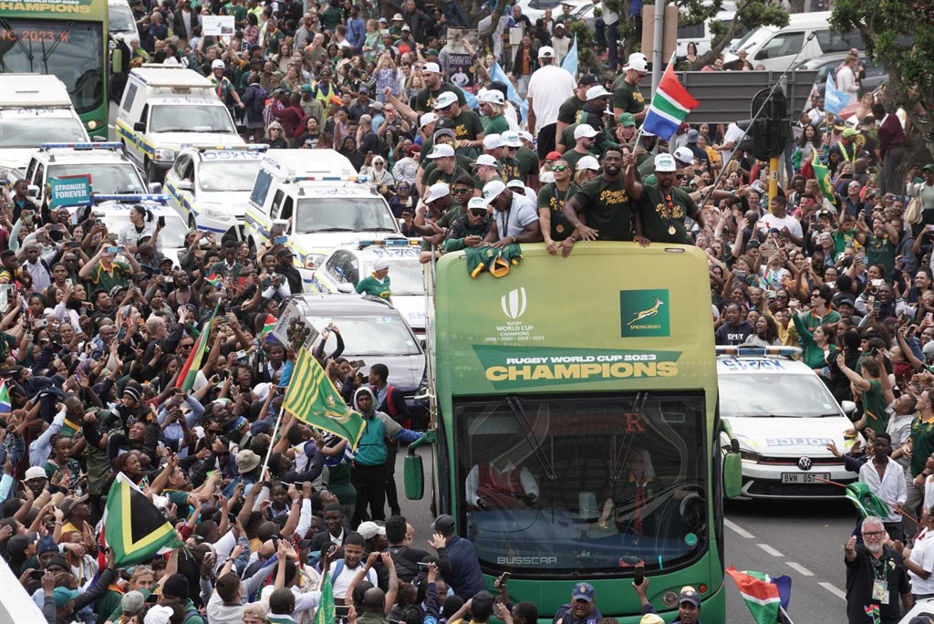 News24 | PICS | 'I'm here for my homeboy!': Capetonians come out in their numbers to celebrate Springboks