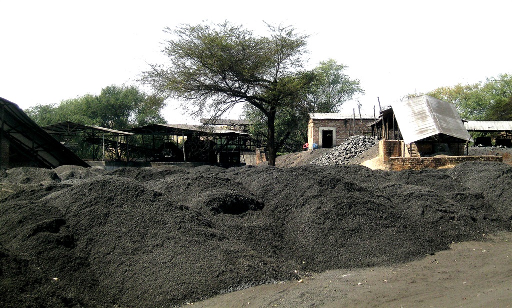 Una fotografía tomada el 7 de agosto de 2012 muestra una vista parcial de la mina de carbón Collum, de propiedad china, en Sinazongwe, 325 kilómetros (200 millas) al sur de Lusaka. 