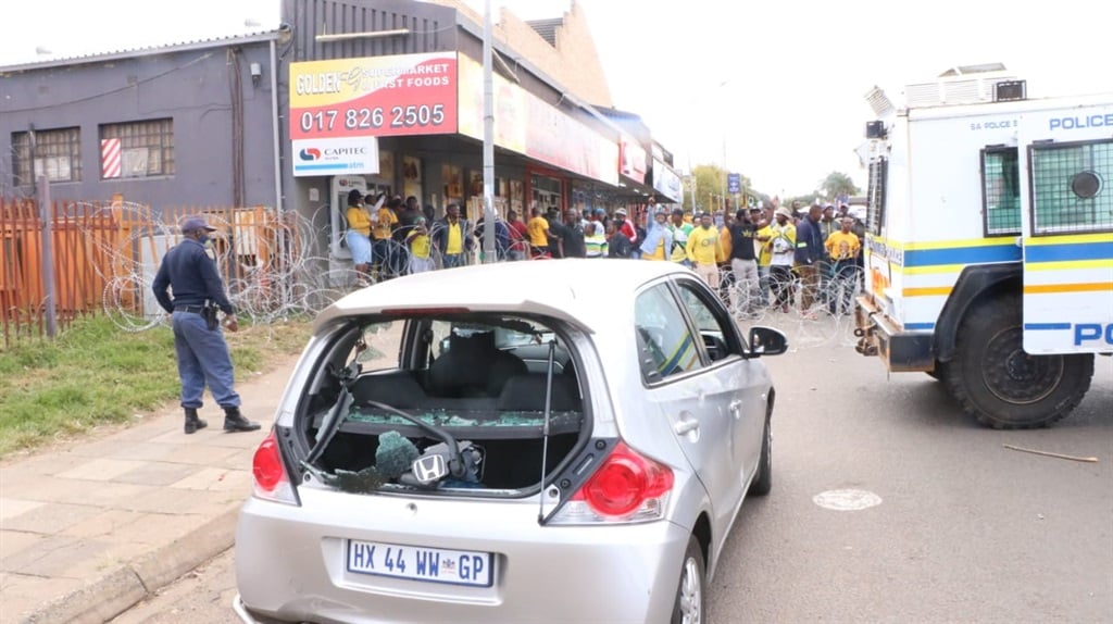 WATCH | Piet Retief protesters stone 86-year-old man's car | News24