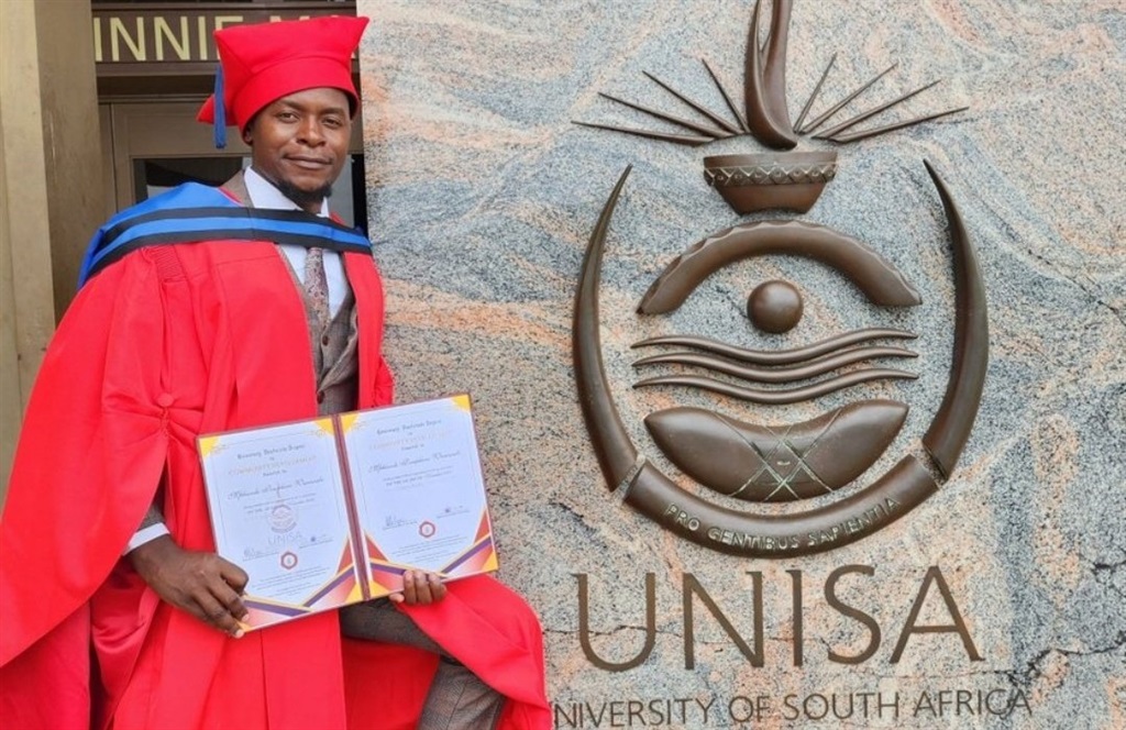 Malawian socialite Phemphero Mphande was filmed rising from one of a handful of chairs to accept what he alleged was an honorary doctorate from the University of South Africa (Unisa). Photo: Phemphero Mphande/X