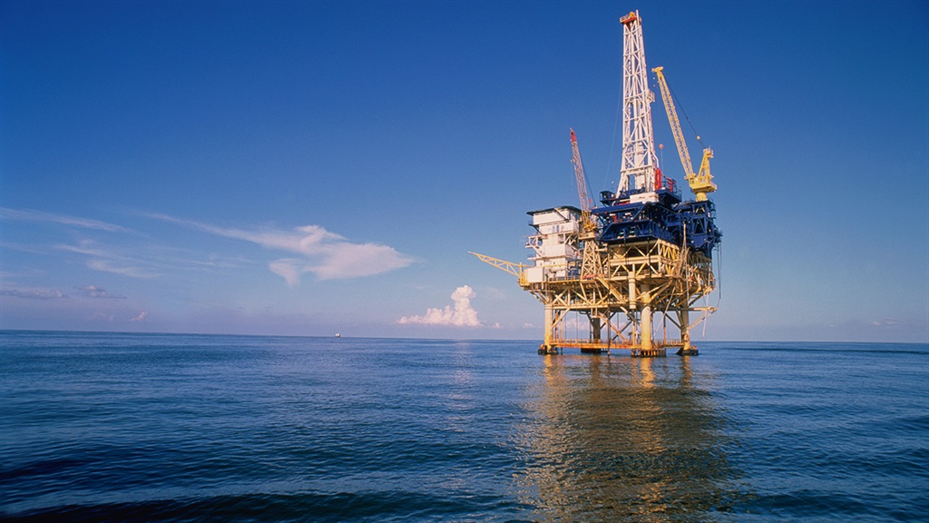 Oil builds on gains on bullish demand expectations