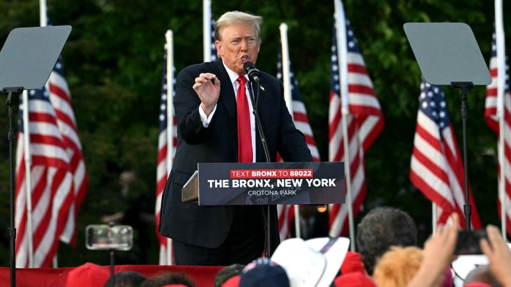 News24 | 'They want to get us from within': Trump stokes fear of migrants, saying they are 'building an army'
