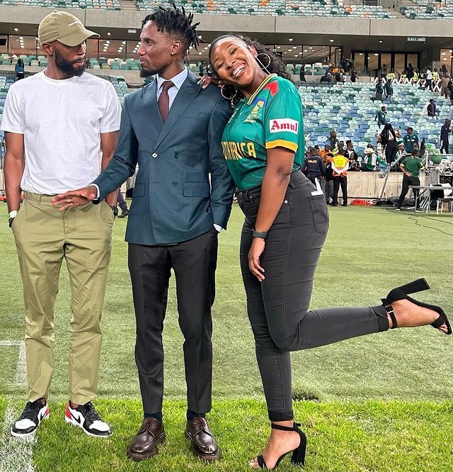 Rama and Teko flaunt 'ever-fresh' style while pitch side! | Kickoff