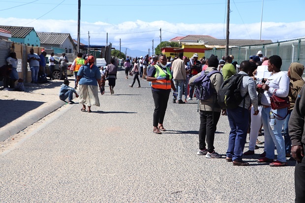 At Harare Square, Khayelitsha, Cape Town residents queued for hours, in the baking heat, to redeem their grants from the South African Social Security Agency (Sassa).