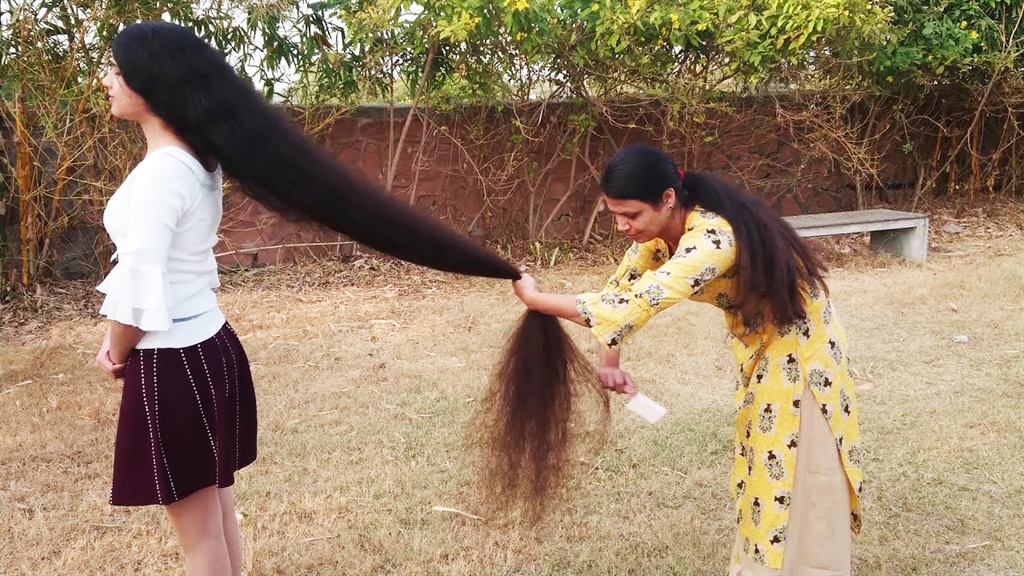 India's 'Rapunzel' remains a cut above the rest as the teen with the  world's longest hair | Life