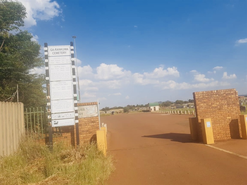 The Ga-Rankuwa Cemetery's entrance was left wide open. Photo by Keletso Mkhwanazi