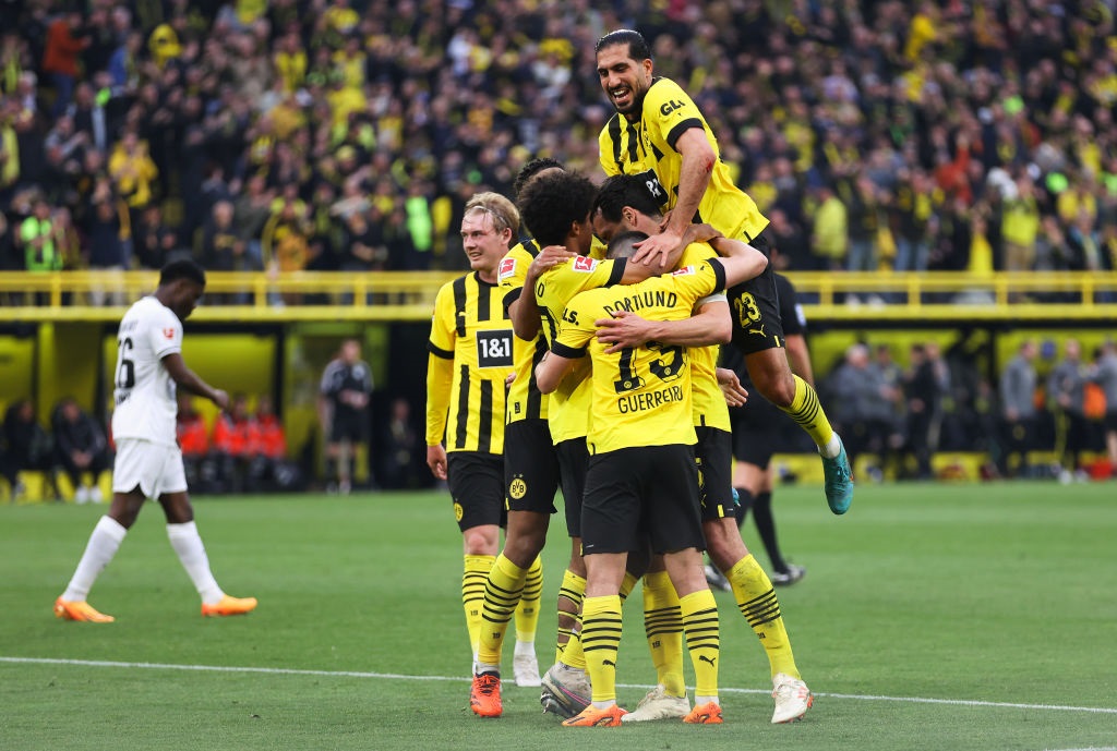 Dortmund overtake Bayern at the summit | Kickoff