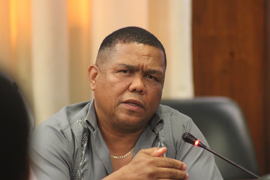 ANC menangguhkan Mervyn Dirks karena ‘perilaku tidak pantas’ menyusul seruannya untuk menyelidiki Ramaphosa