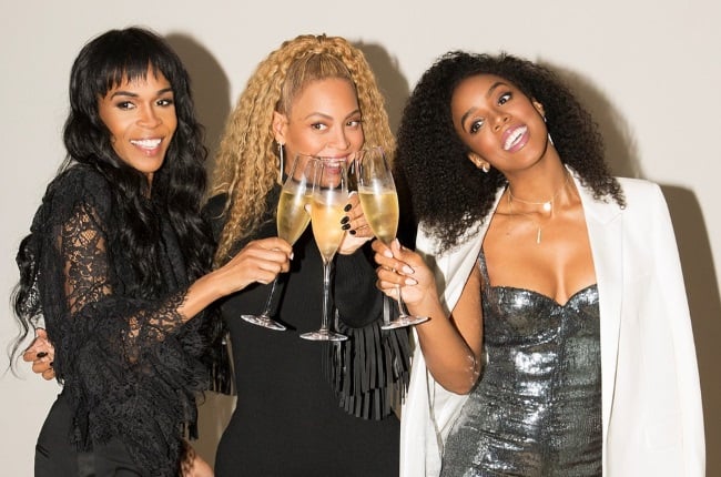 During the coronavirus pandemic, many women had to be alone or only have one family member with them as they gave birth, but the musician came up with a creative solution to make sure her besties were in the room during the special moment. (Credit: Instagram / @kellyrowland)