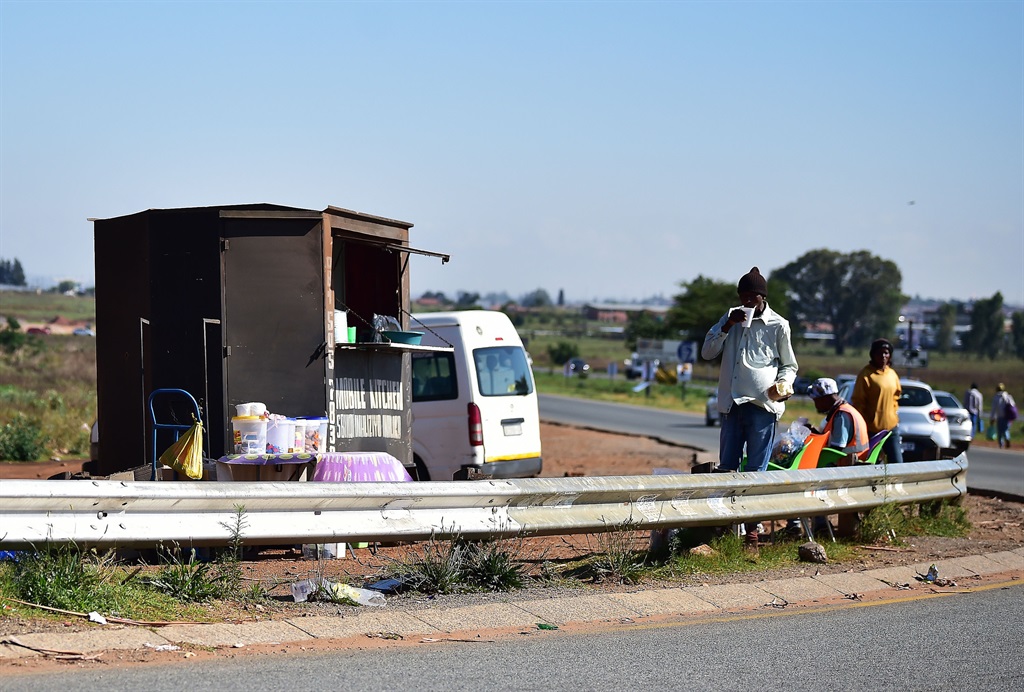 The food stand like this one at the corner of N12 
