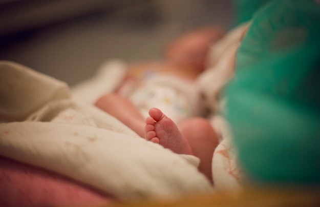 Baby in hospital. (Photo: Getty Images) 