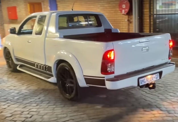 Modified Toyota Hilux with Mercedes-AMG V8 engine. Image: YouTube