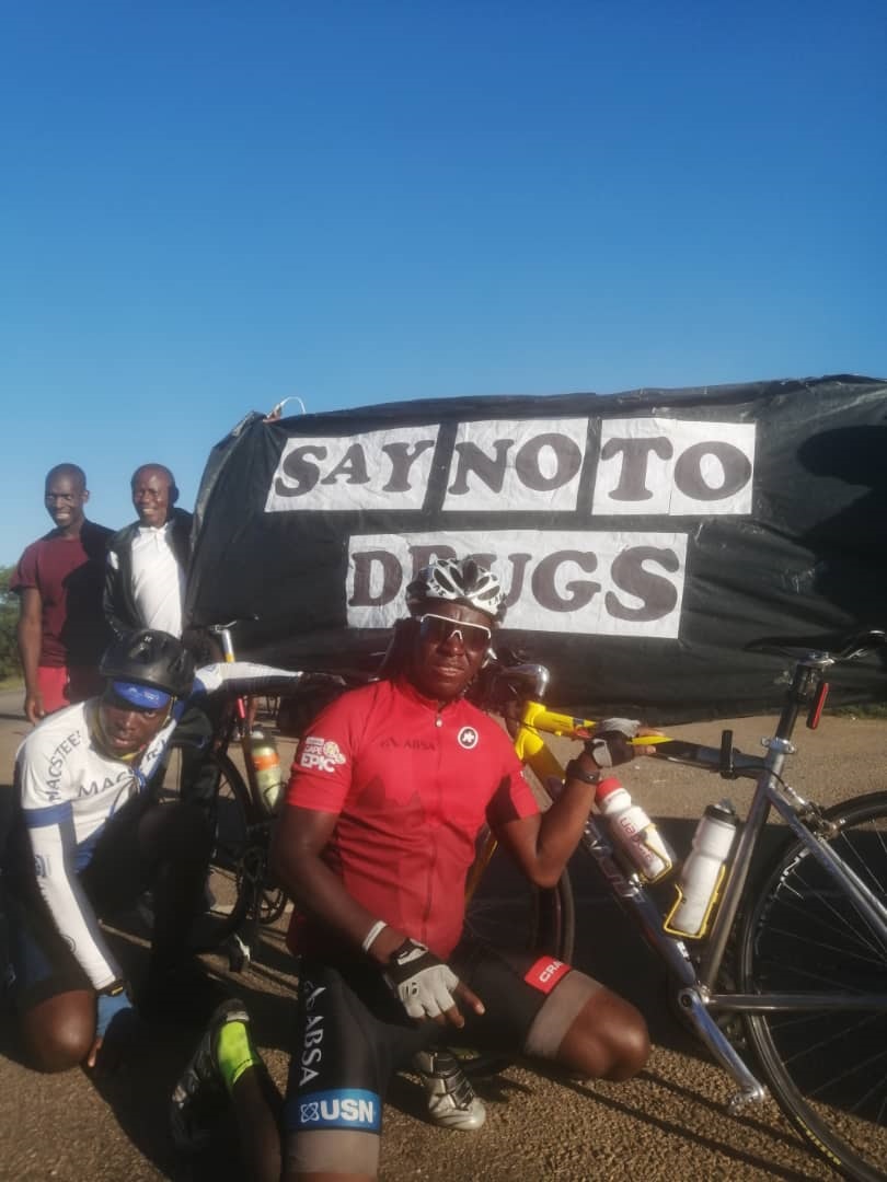 Cyclist Meli Ndlovu led the drug awareness ride from Joburg to Zimbabwe and was joined by different cyclists along the road. Photos supplied.