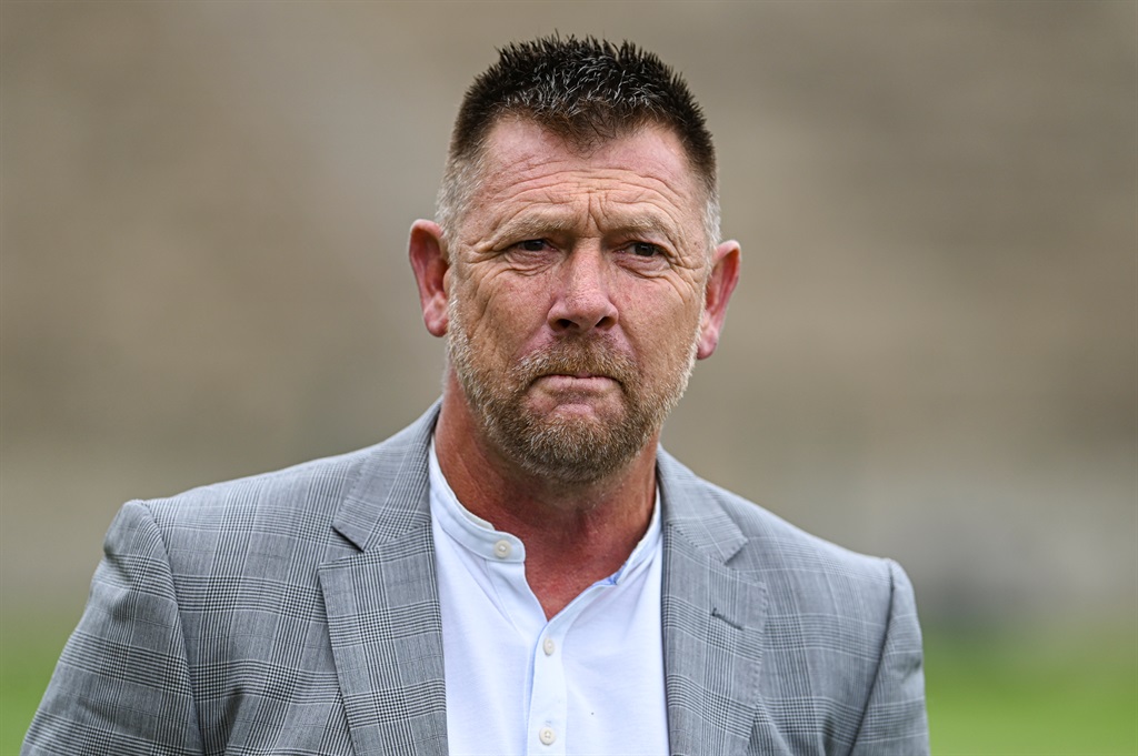 DURBAN, SOUTH AFRICA - OCTOBER 29: Eric Tinkler, coach of Cape Town City FC during the DStv Premiership match between Richards Bay and Cape Town City FC at King Zwelithini Stadium on October 29, 2023 in Durban, South Africa. (Photo by Darren Stewart/Gallo Images)