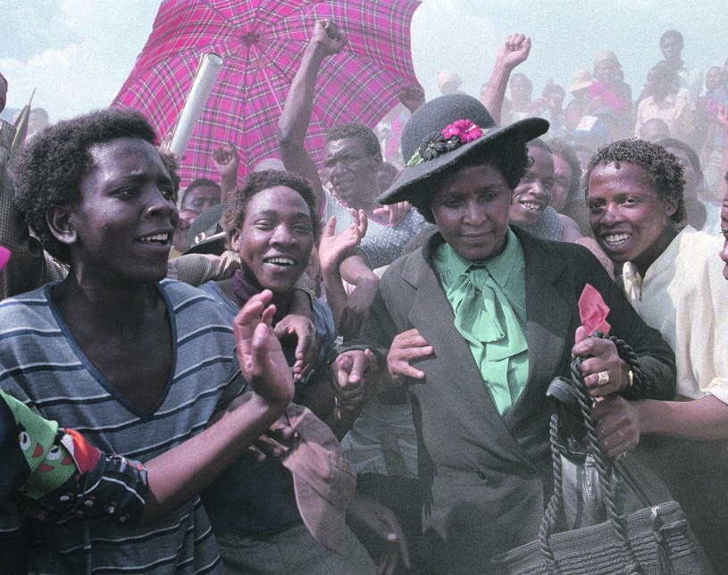 A crowd gathers around Winnie Madikizela-Mandela. Picture: David Turnley / corbis / VCG / Getty Images