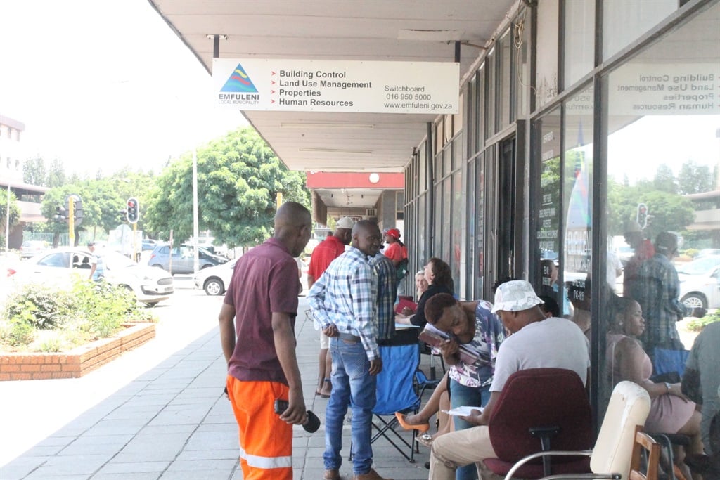 Emfuleni Local Municipality employees refused to work in the stinking and windowless offices and decided to work outside offices.  Photos by Tumelo Mofokeng 
